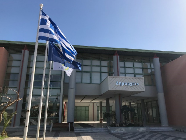 Κορωνοϊός: Σε καραντίνα το επιτελείο του Π. Φιλίππου, κλειστό το δημαρχείο Σαρωνικού 