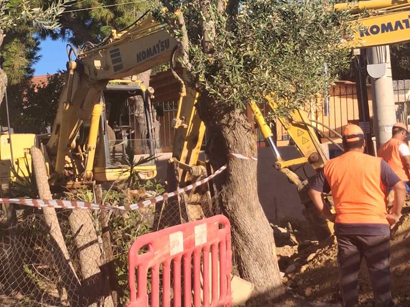 Ραφήνα: Εργοτάξιο στις πόρτες του 3ου Δημοτικού και 3ου Νηπιαγωγείου λίγο πριν από τον αγιασμό ...
