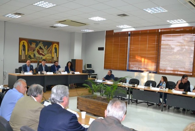 Συνάντηση... μοναξιάς στη Ραφήνα χωρίς ουσιαστικό αποτέλεσμα για τα προβλήματα της Παιδείας στην Ανατ. Αττική που όμως της λείπει ΑΕΙ!