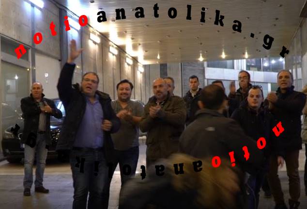 Άγριο κράξιμο σε δύο υπουργούς και δύο υφυπουργούς, από αγρότες, στο κέντρο της Αθήνας (Βίντεο)
