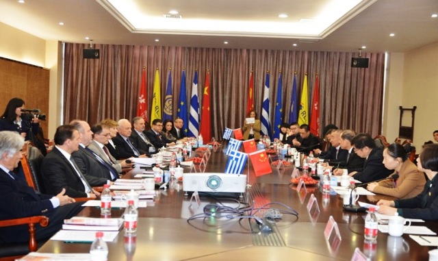 kina lavreotiki